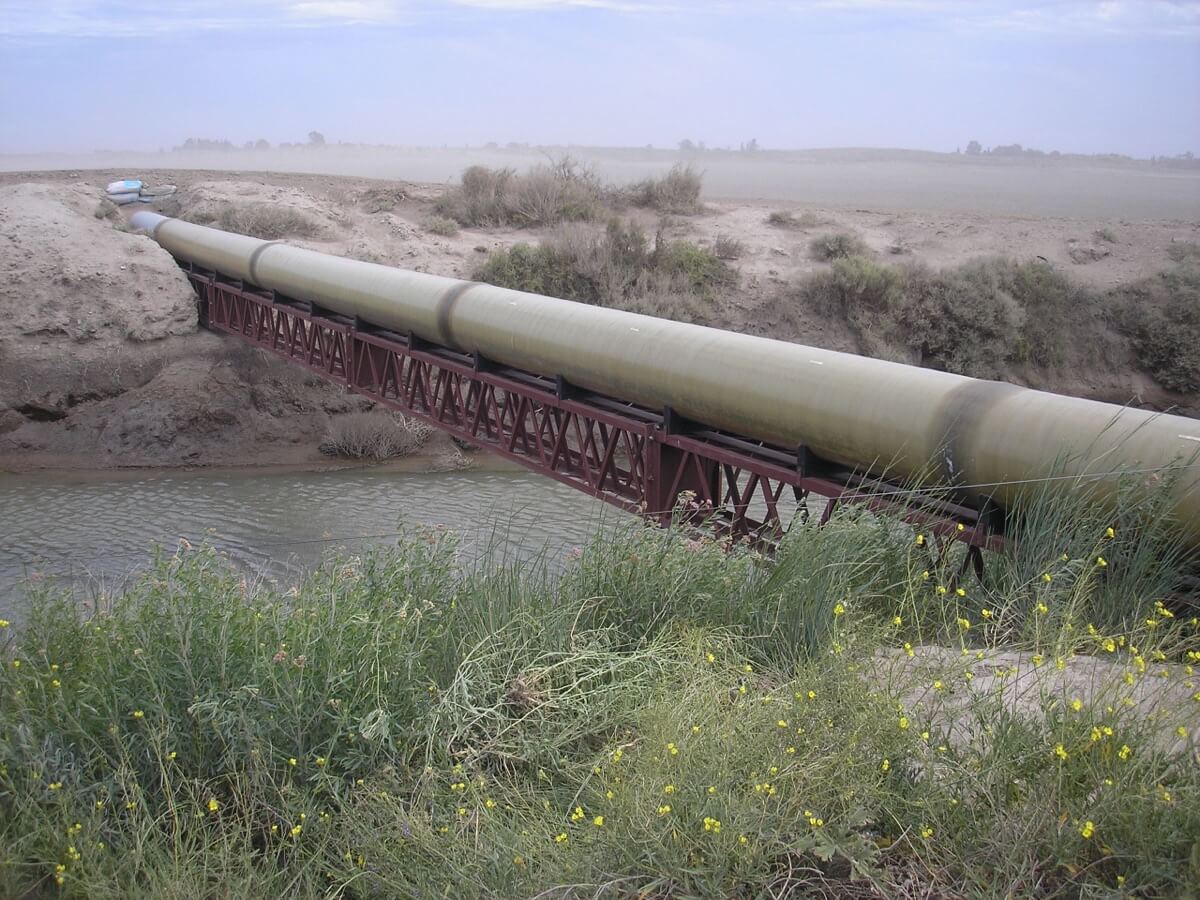 Cañería PRFV Ø 600mm en cruce de canal de riego