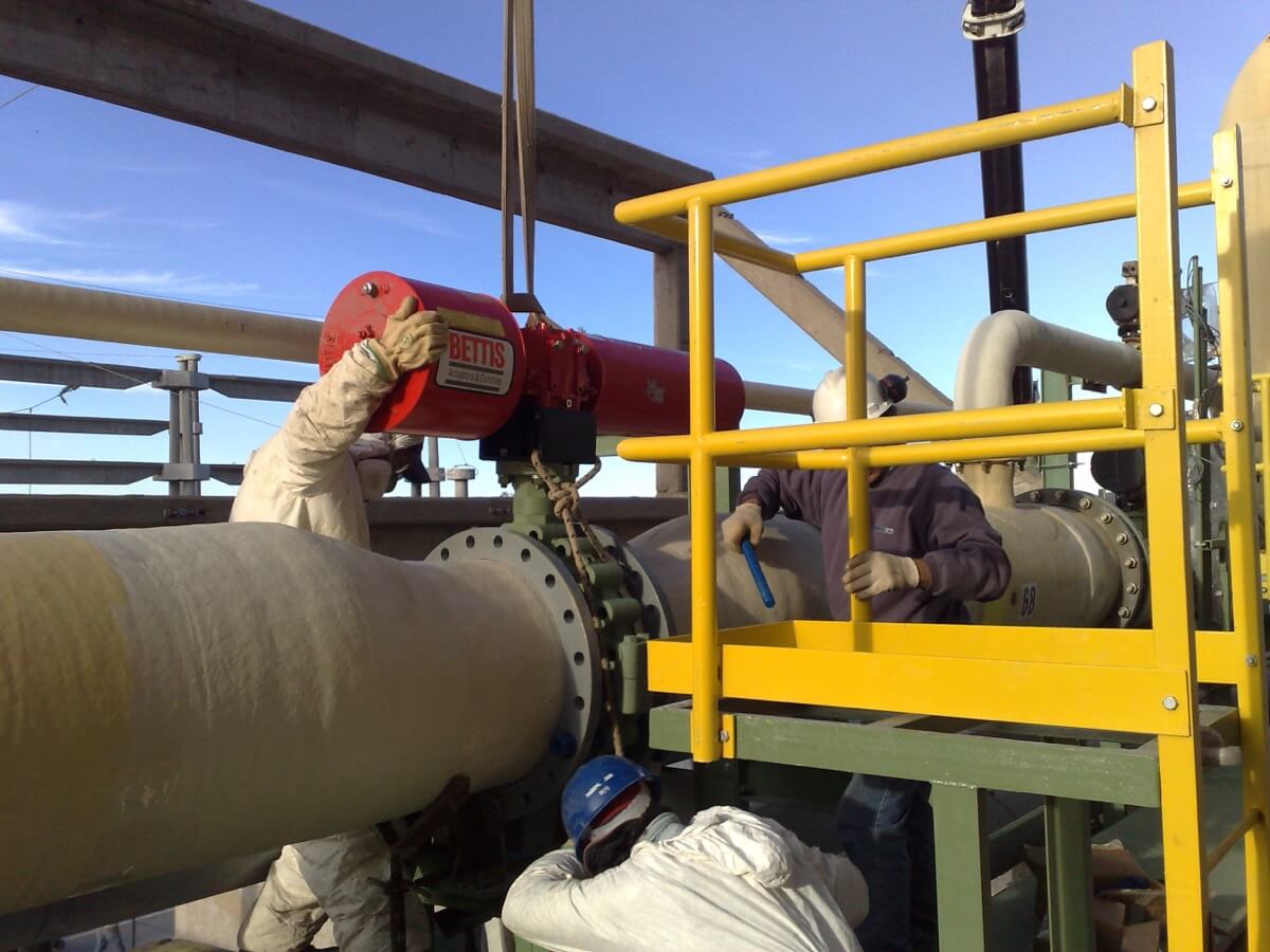 Intervención de cañerías PRFV Ø12” y 24”, durante parada de planta, para montaje de válvulas de control en planta