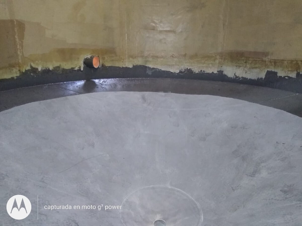 Revestimiento interno PRFV en Reactor de Oleinas, de acero al carbono, Ø4000mm